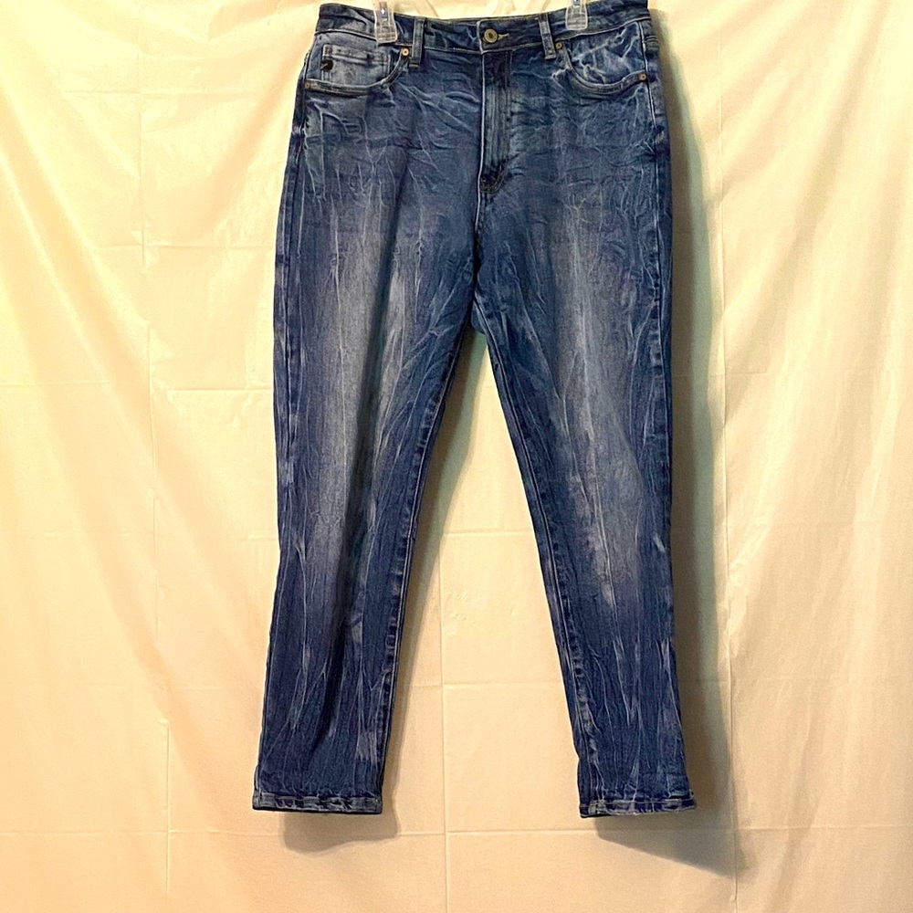 Kancan Women's Straight Leg Blue Jeans. Ankle jeans.